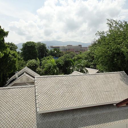 The Red Hibicus Guest House Chiang Mai Luaran gambar