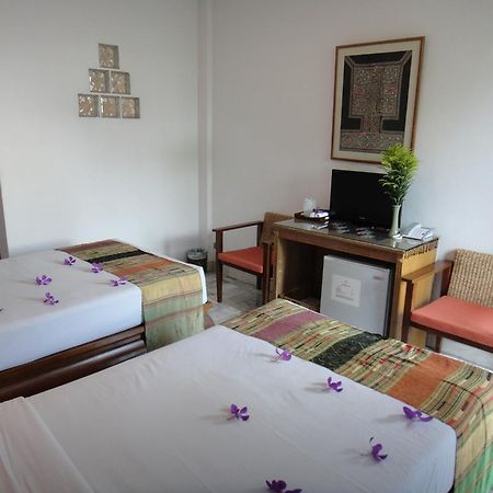 The Red Hibicus Guest House Chiang Mai Luaran gambar