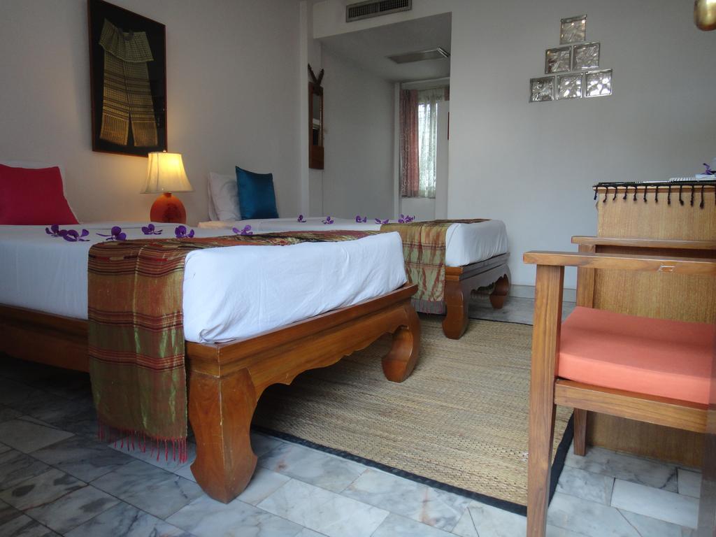 The Red Hibicus Guest House Chiang Mai Luaran gambar